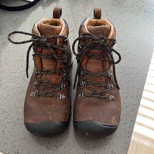 Keen hiking boots